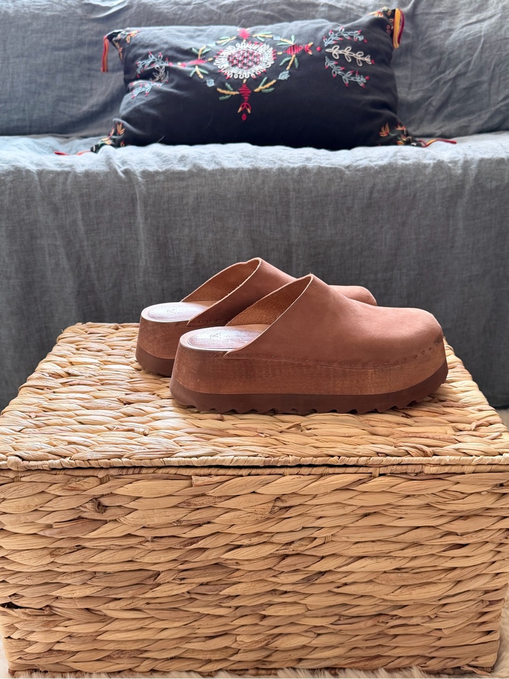 Bryr Chonk Platform Mule Clogs - Picture 2 of 6